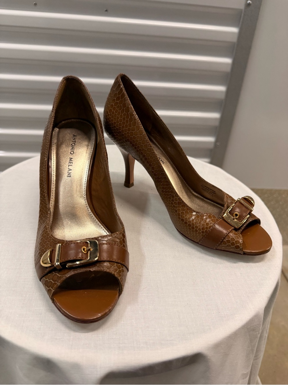 ANTONIO MELANI Brown Textured Leather Peep-Toe Pumps with Gold Buckle
